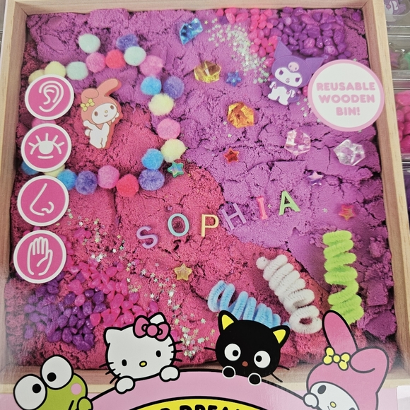 HELLO KITTY and FRIENDS Sensory Play Bin Chase Your Dreams - Picture 2 of 12
